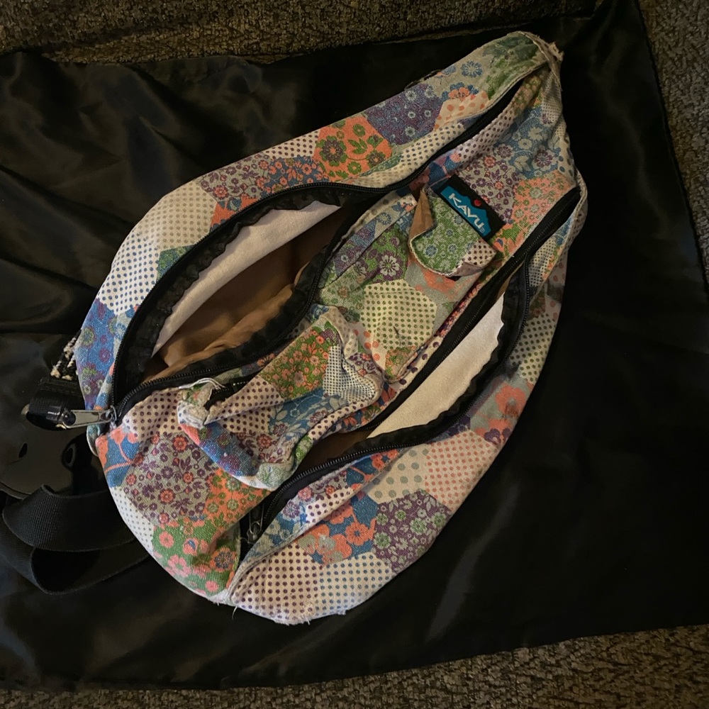 Kavu sling bag